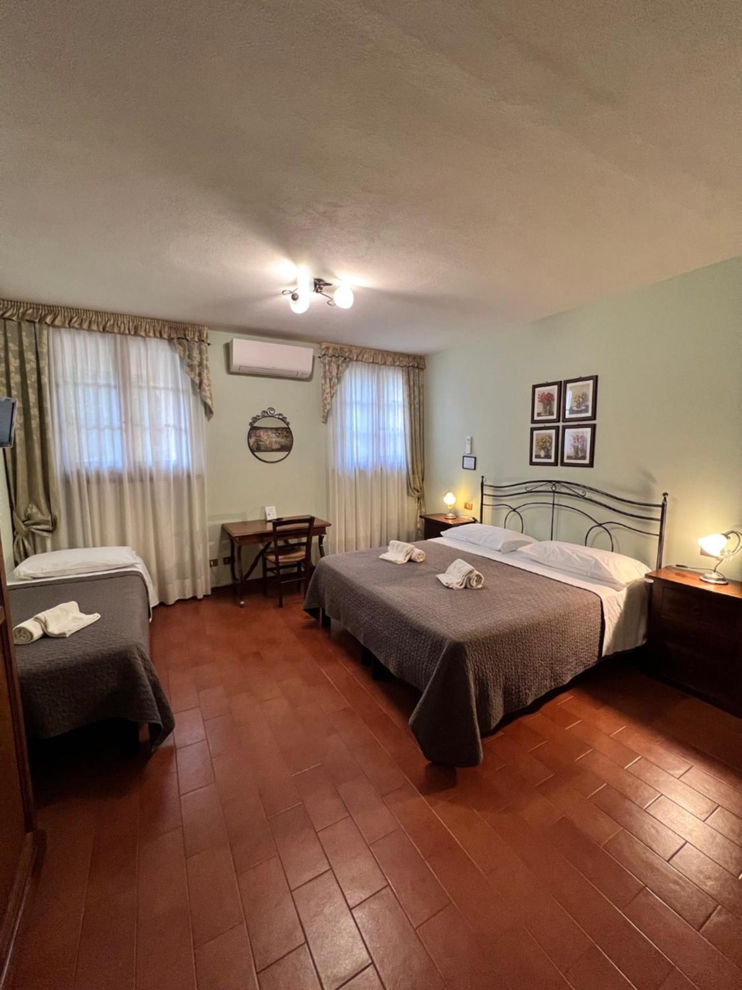 B&B Casale Virgili Sienne Chambre photo